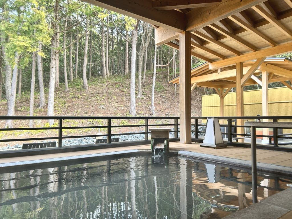 新美里温泉を楽しめる離宮 伊勢の本館